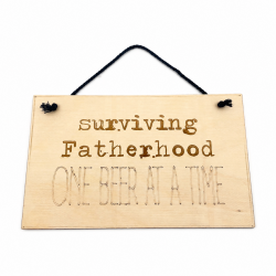 Πινακίδα | surviving Fatherhood ONE BEER AT A TIME | 24 x 15cm