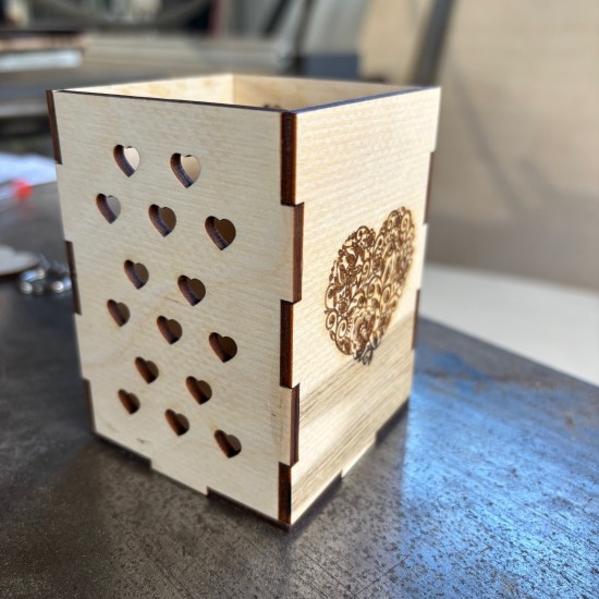 Ξύλινη Προσωποποιημένη Μολυβοθήκη με Όνομα & Σχέδιο| Καρδιά 