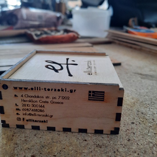 Κουτί ανοιγόμενο 7 x 7 x 2,5cm Κουτί ανοιγόμενο 7 x 7 x 2,5cm