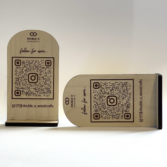 Επιτραπέζιο Stand με Λογότυπο & QR Code | Μονής Όψης