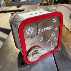 Προσωποποιημένος Ξύλινος Κουμπαράς με θέμα τον " Ολυμπιακό"